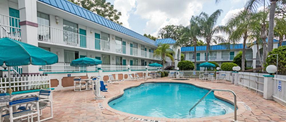 Days Inn & Suites By Wyndham Port Richey Exteriör bild