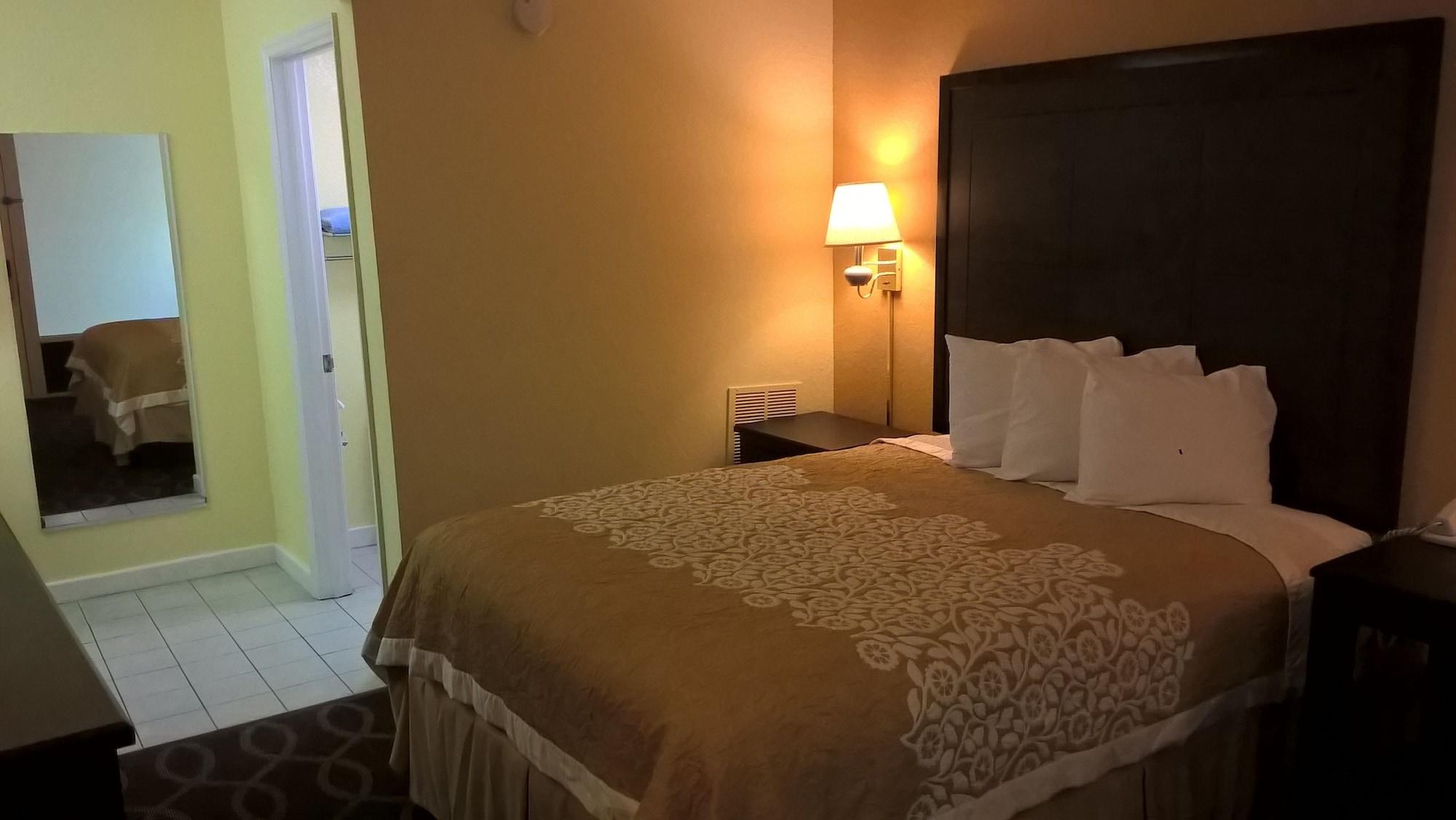 Days Inn & Suites By Wyndham Port Richey Exteriör bild