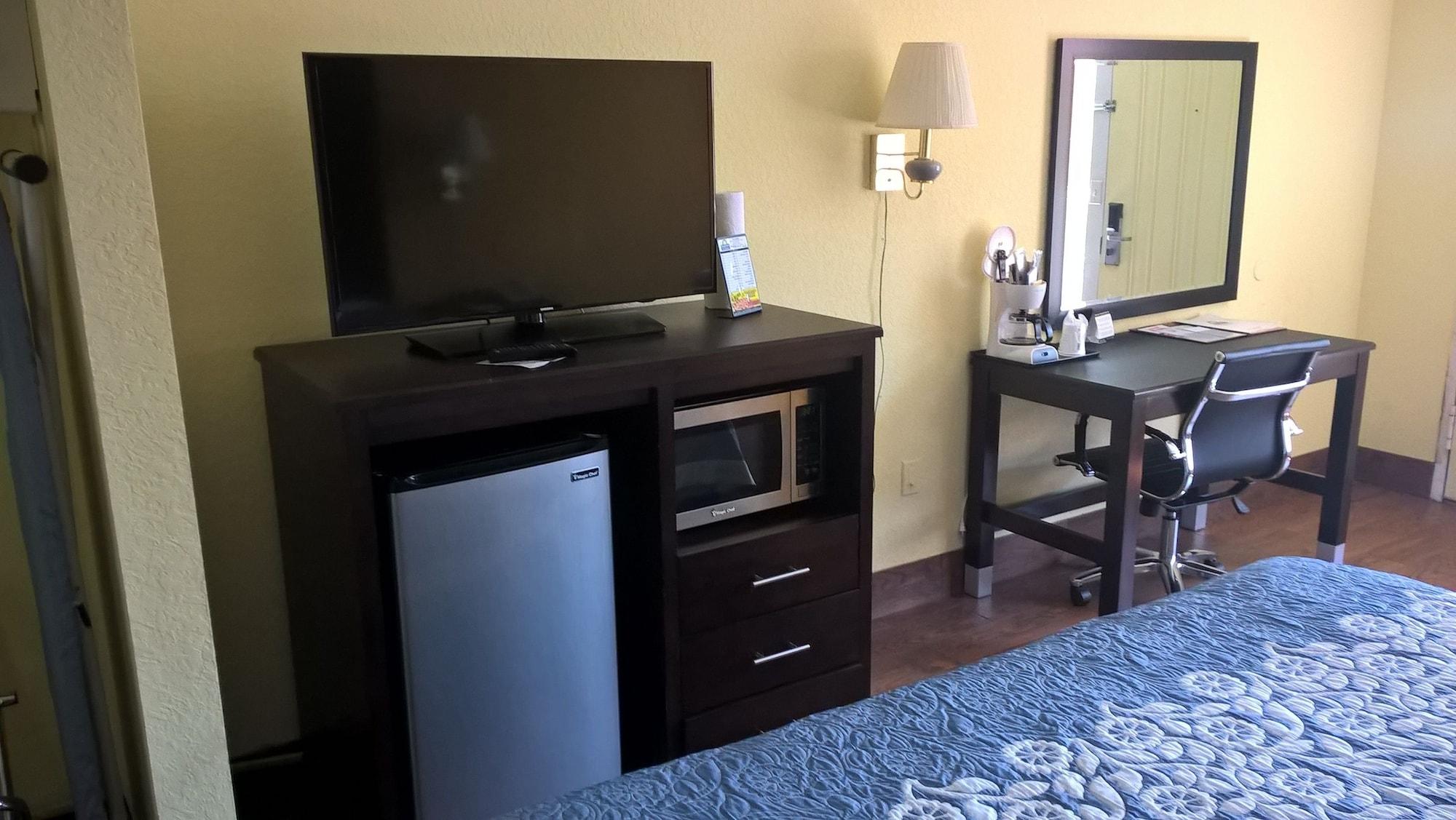 Days Inn & Suites By Wyndham Port Richey Exteriör bild