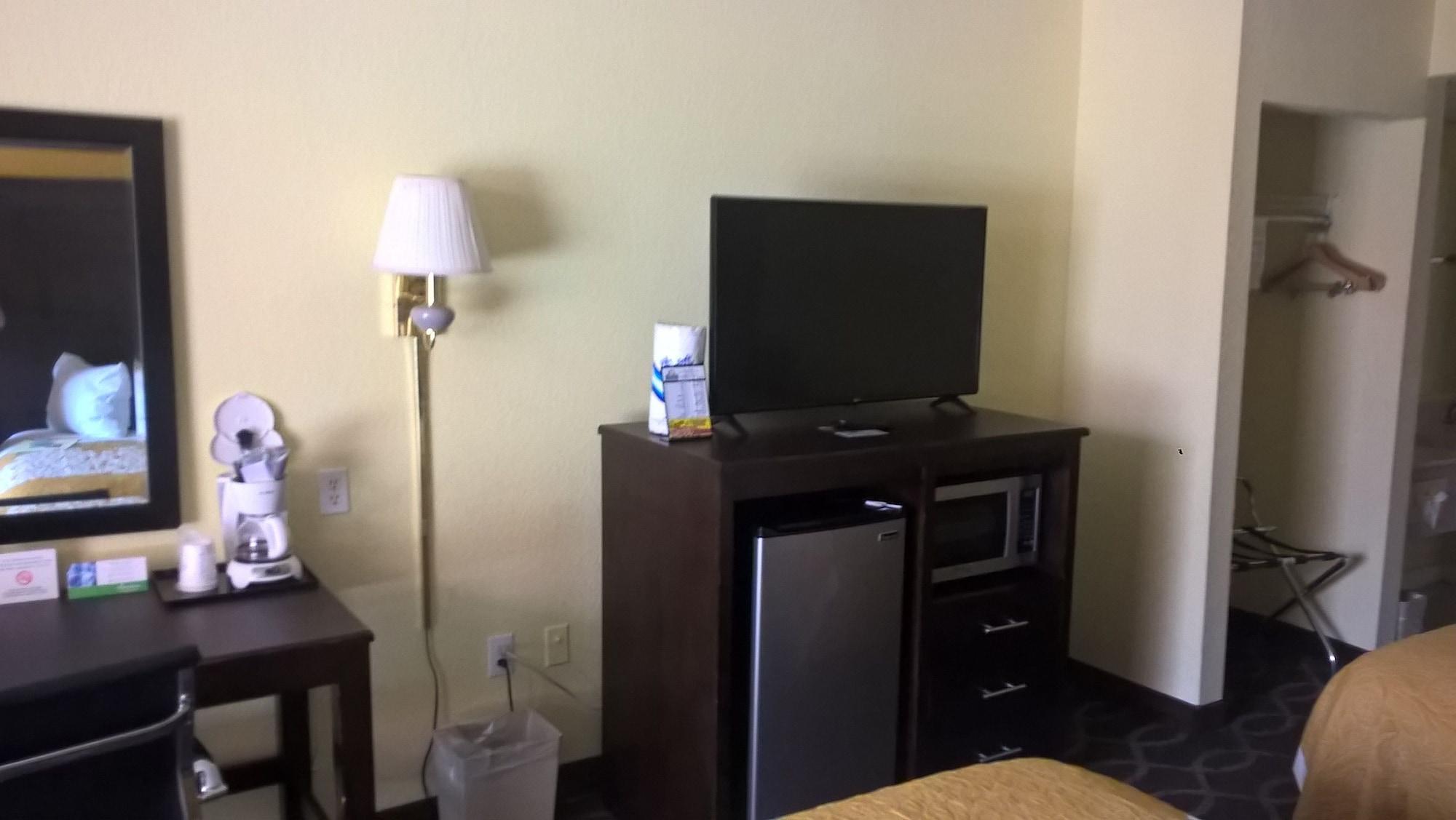 Days Inn & Suites By Wyndham Port Richey Exteriör bild