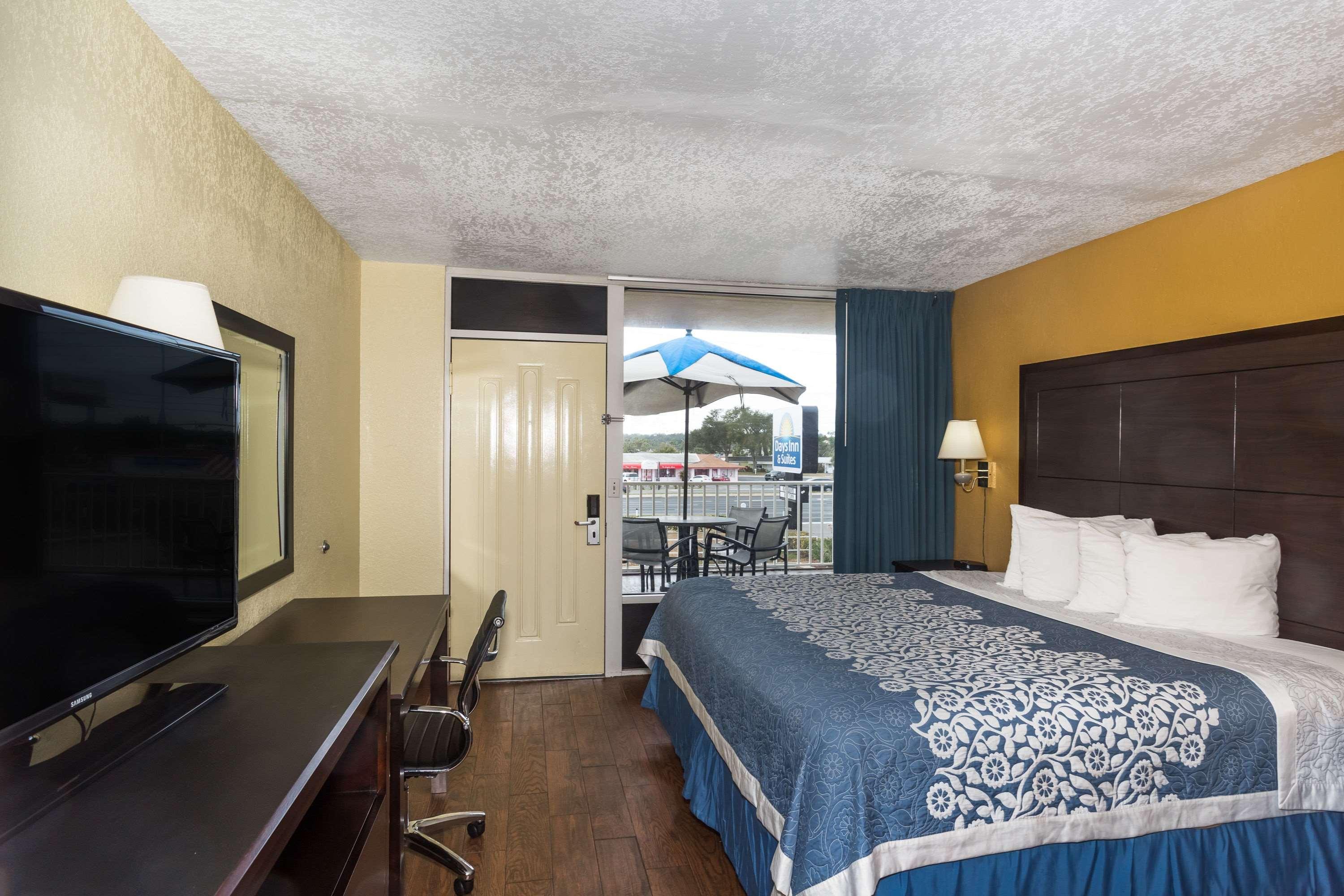 Days Inn & Suites By Wyndham Port Richey Exteriör bild