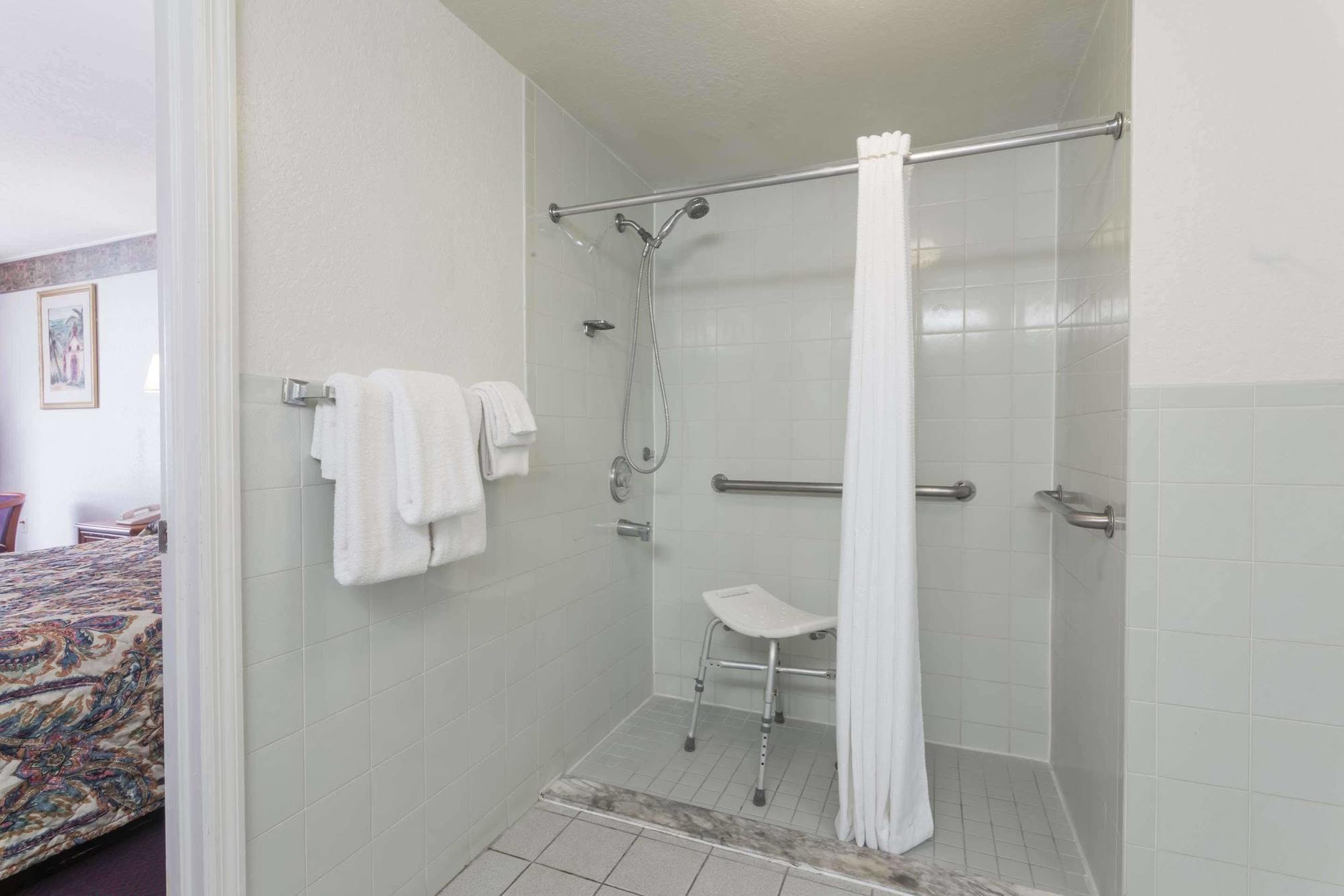 Days Inn & Suites By Wyndham Port Richey Exteriör bild
