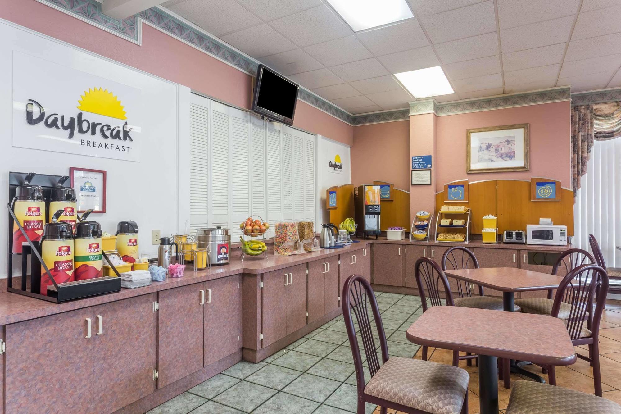 Days Inn & Suites By Wyndham Port Richey Exteriör bild