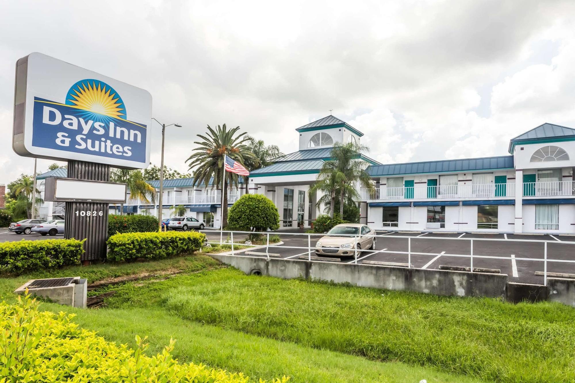 Days Inn & Suites By Wyndham Port Richey Exteriör bild